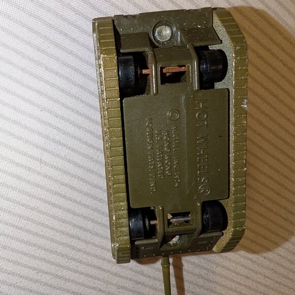 Vintage 1974 Hot Wheels Tank - Picture 2 of 2